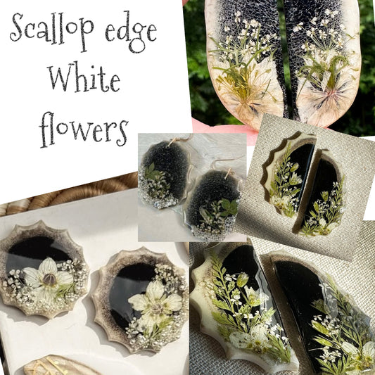 scallop edge earrings - black with white flower