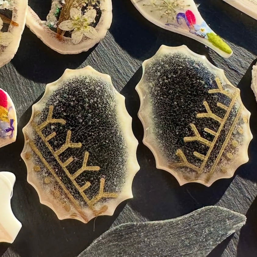 Kisik earrings - with or without tattoo