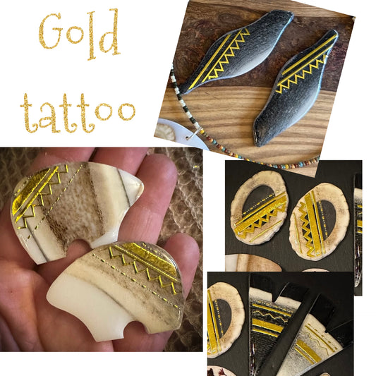 bear/seal/natural/V's - gold tattoo earrings