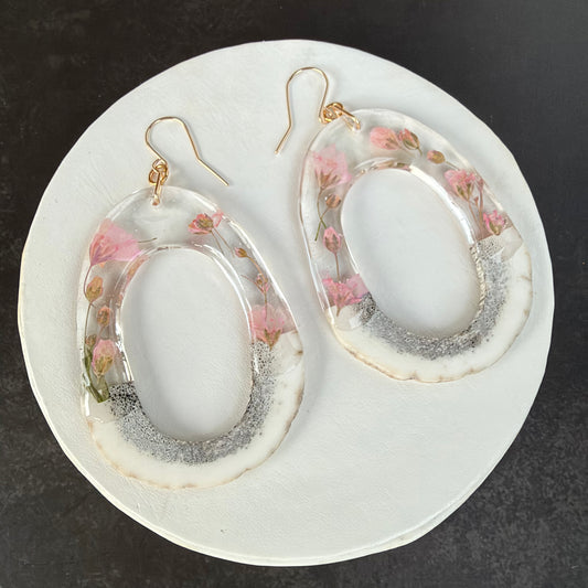652